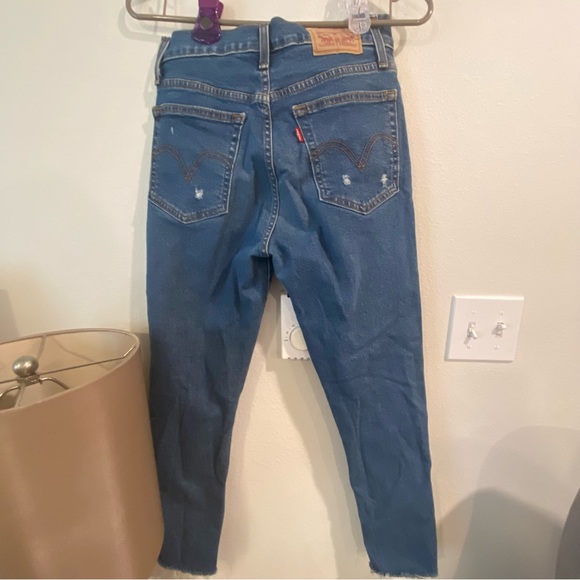 Levi Wedgie Fit Skinny Women’s Jeans with Button Fly - Picture 7 of 9